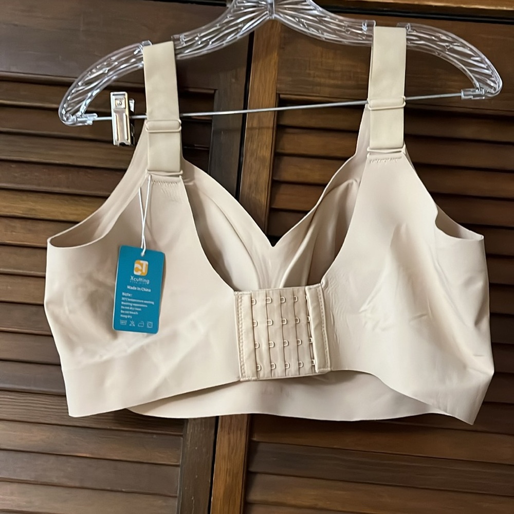Seamless Cream Padded Bra - Picture 2 of 5